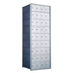 Tall storage unit with lockable doors